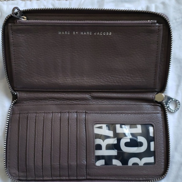 Marc by Marc Jacobs nude wallet - Picture 2 of 2